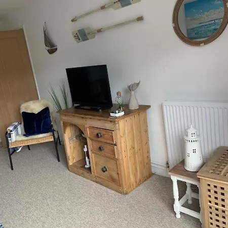Lovely Home From Home Apartment 8 Mins Walk To Beach With Free Parking And Sun Deck 2 Bed Sleeps 4 Lyme Regis Esterno foto