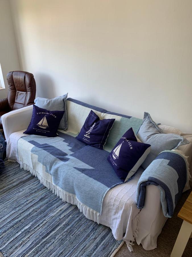 Appartement Lovely From 8 Mins Walk To With Free Parking And Sun Deck 2 Bed Sleeps 4