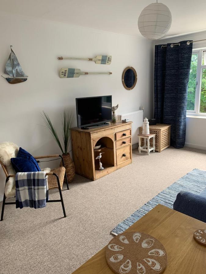 Lovely From 8 Mins Walk To With Free Parking And Sun Deck 2 Bed Sleeps 4 Appartement Lyme Regis